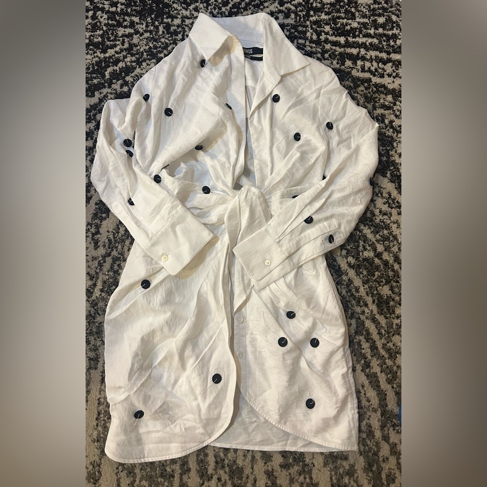 JACQUEMUS Bahia Brodée Twist-front Embellished Twill Mini Dress - Picture 3 of 8